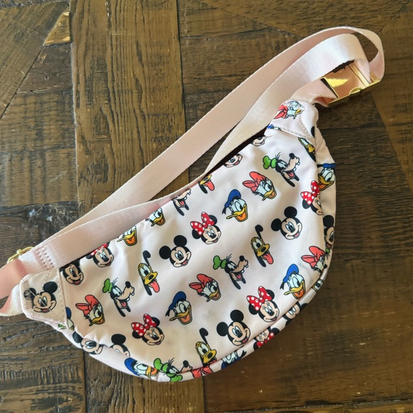 Stoney Clover Lane X Disney Sensational 6 Mickey&Friends Original Fanny Pack-EUC - Picture 4 of 6